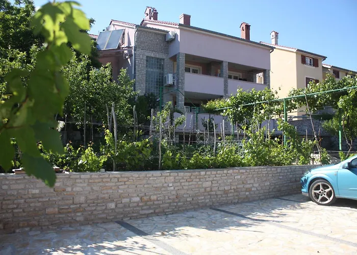 Apartments Izabela Muzic-Fornaric Cres