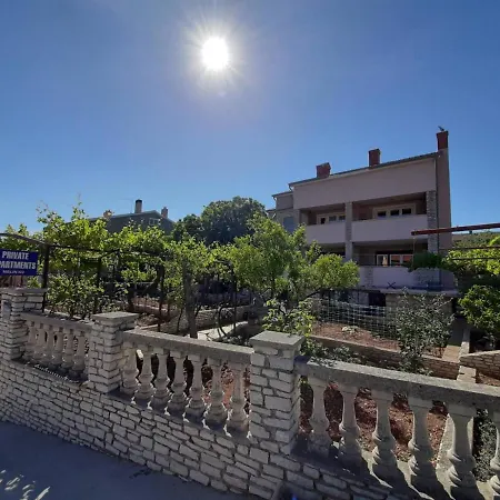 Apartments Izabela Muzic-Fornaric Cres Zewnętrze zdjęcie