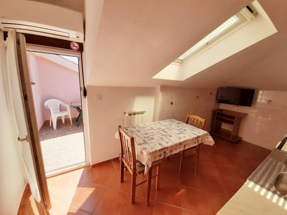 Izabela Muzic-fornaric Apartma Cres